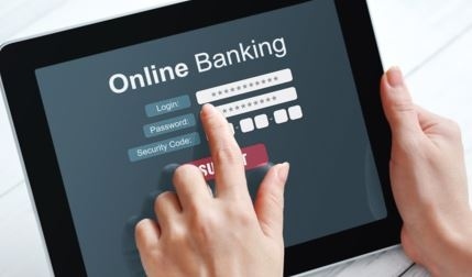 Четирима от петима българи ползват интернет банкиране